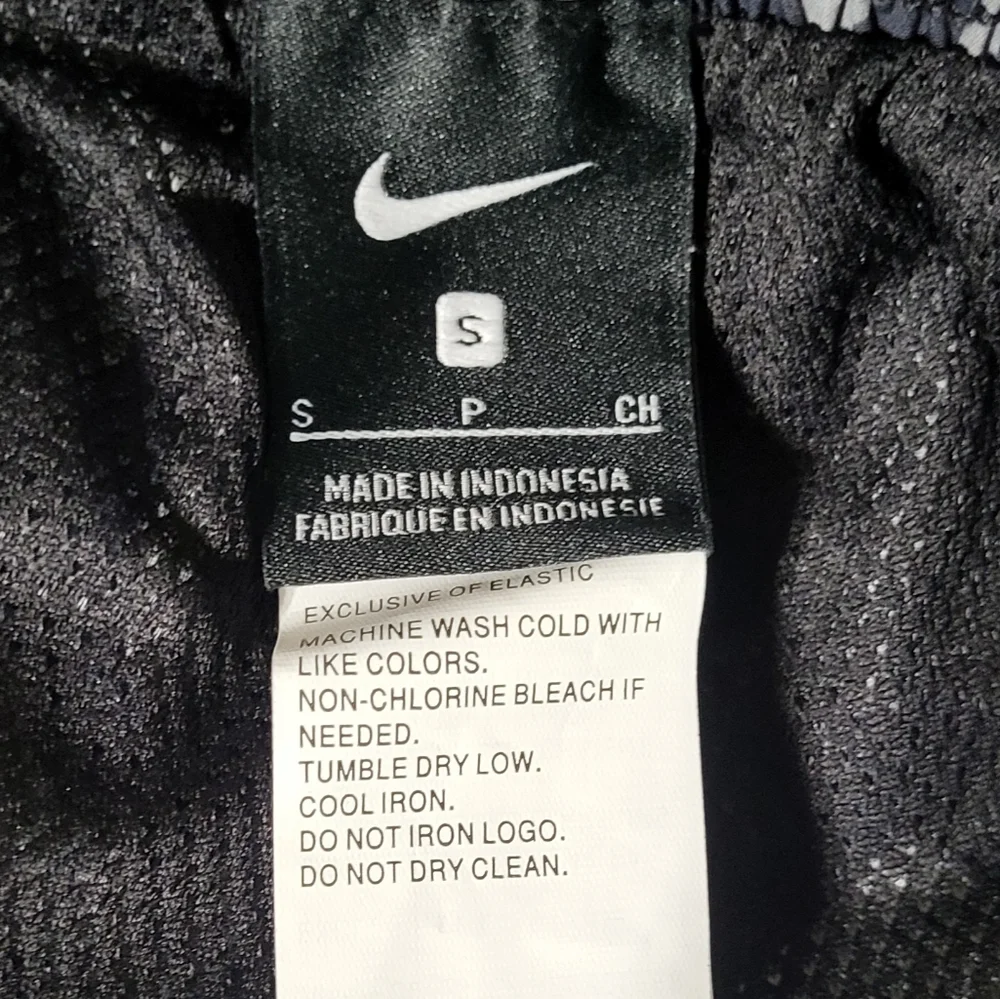 Nike Men's Black Camouflage Icon Printed Volley Swim Trunks/Shorts Sz Small EUC
